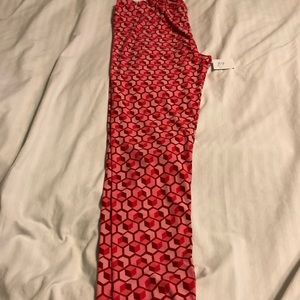 One pair of LuLaRoe tall and curvy leggings B9